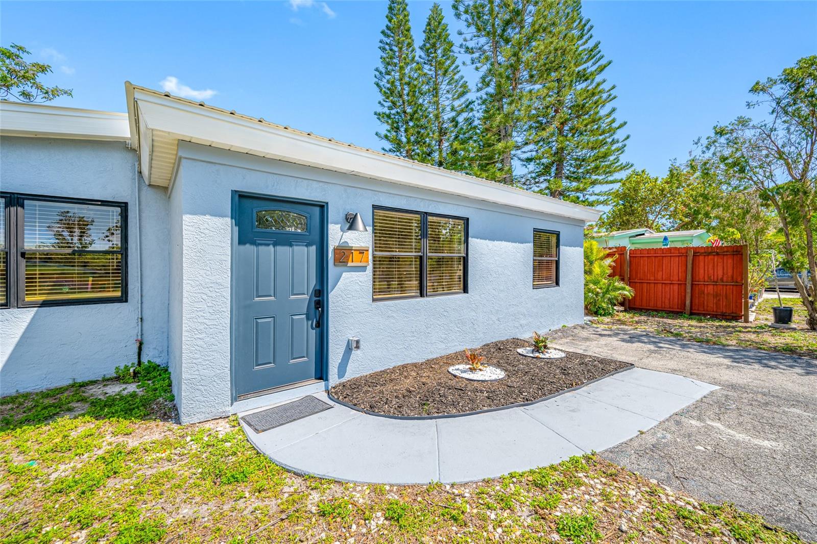 217 EMERALD LN, LARGO, FL, 33771