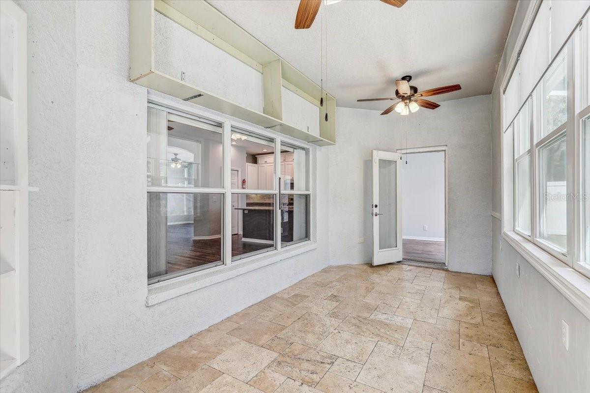 Florida room/sewing room/kids play room, etc