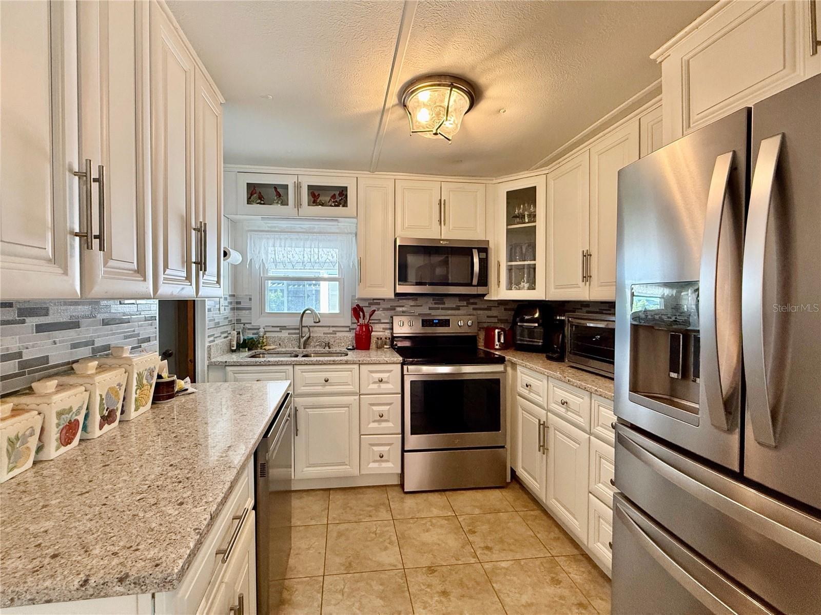 116 W SAINT ANNES CIR, APOLLO BEACH, FL, 33572