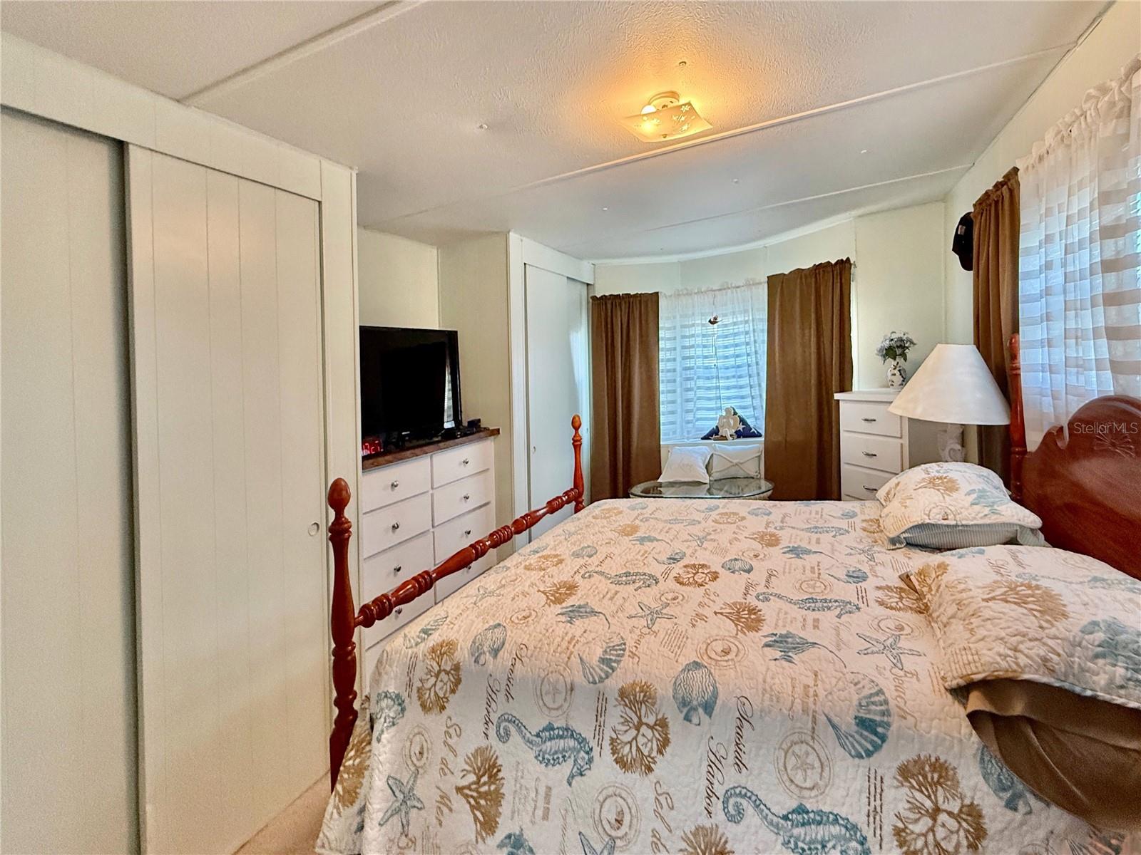 116 W SAINT ANNES CIR, APOLLO BEACH, FL, 33572
