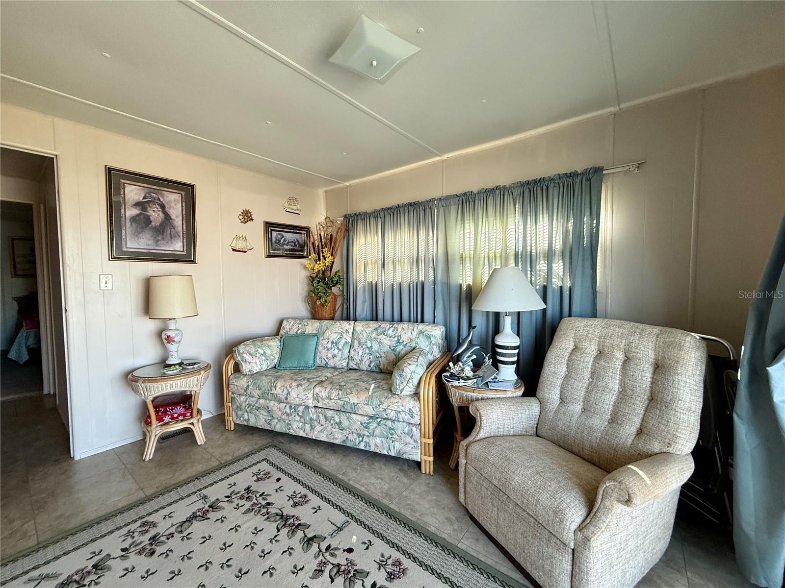 116 W SAINT ANNES CIR, APOLLO BEACH, FL, 33572
