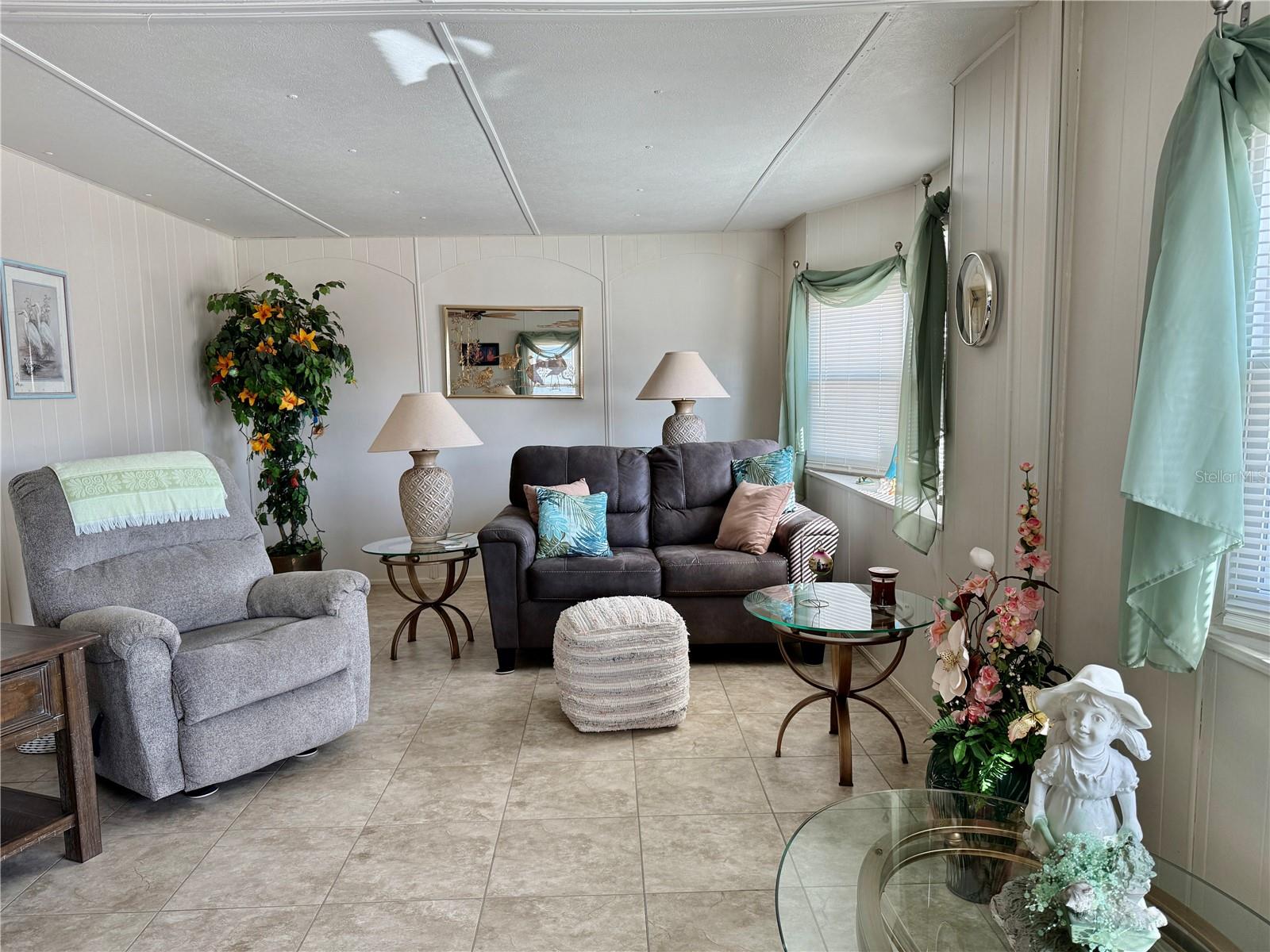 116 W SAINT ANNES CIR, APOLLO BEACH, FL, 33572