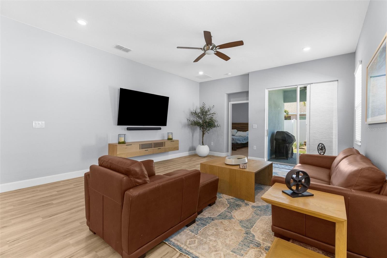 318 BLACKROCK LN, APOLLO BEACH, FL, 33572