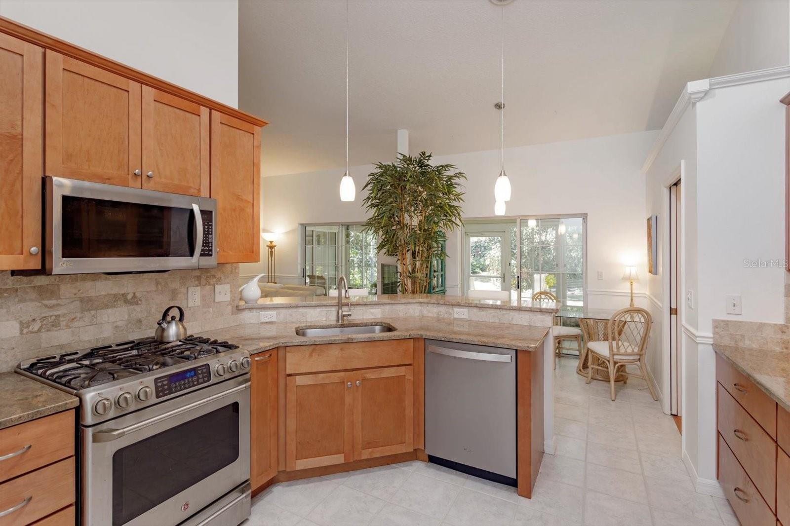 2930 WESTGATE DR, EUSTIS, FL, 32726