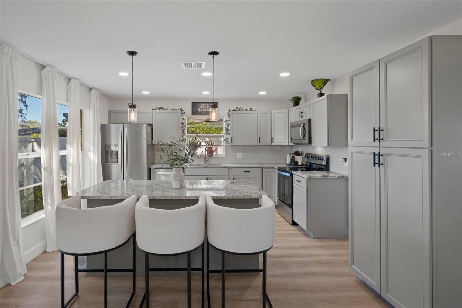 1120 WESTWOOD DR, LUTZ, FL, 33549