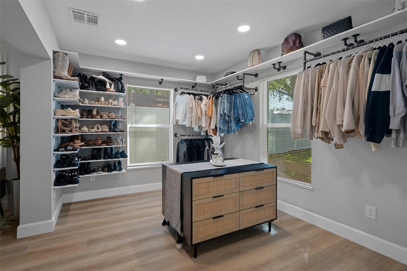1120 WESTWOOD DR, LUTZ, FL, 33549