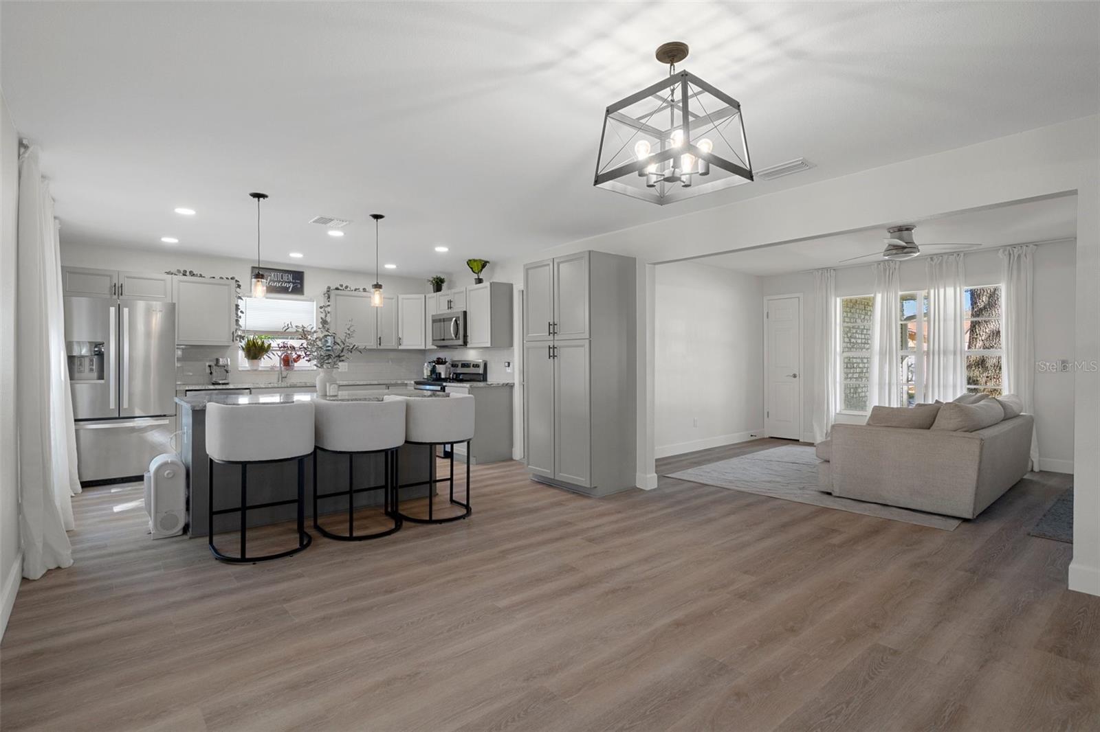 1120 WESTWOOD DR, LUTZ, FL, 33549