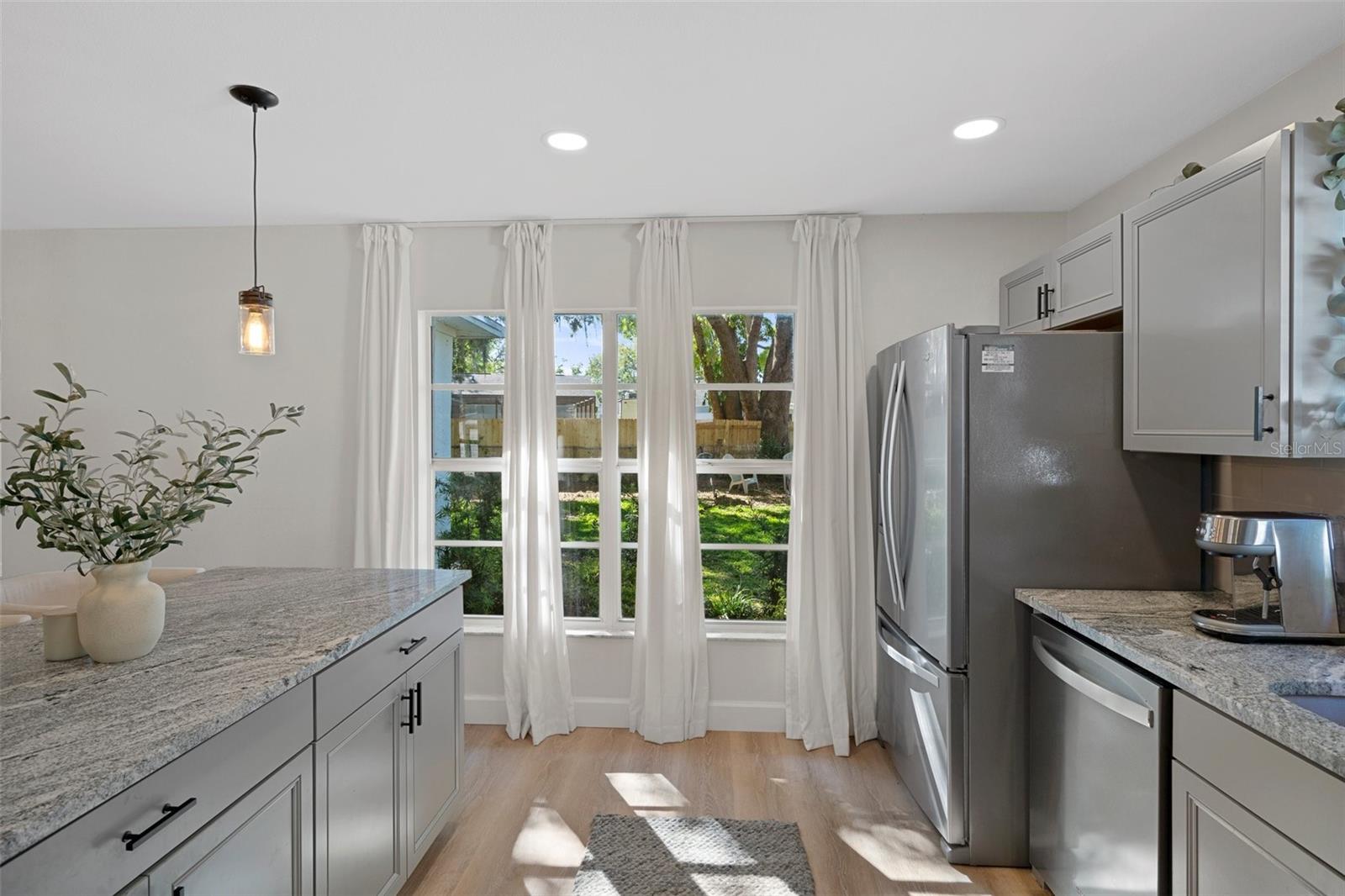 1120 WESTWOOD DR, LUTZ, FL, 33549