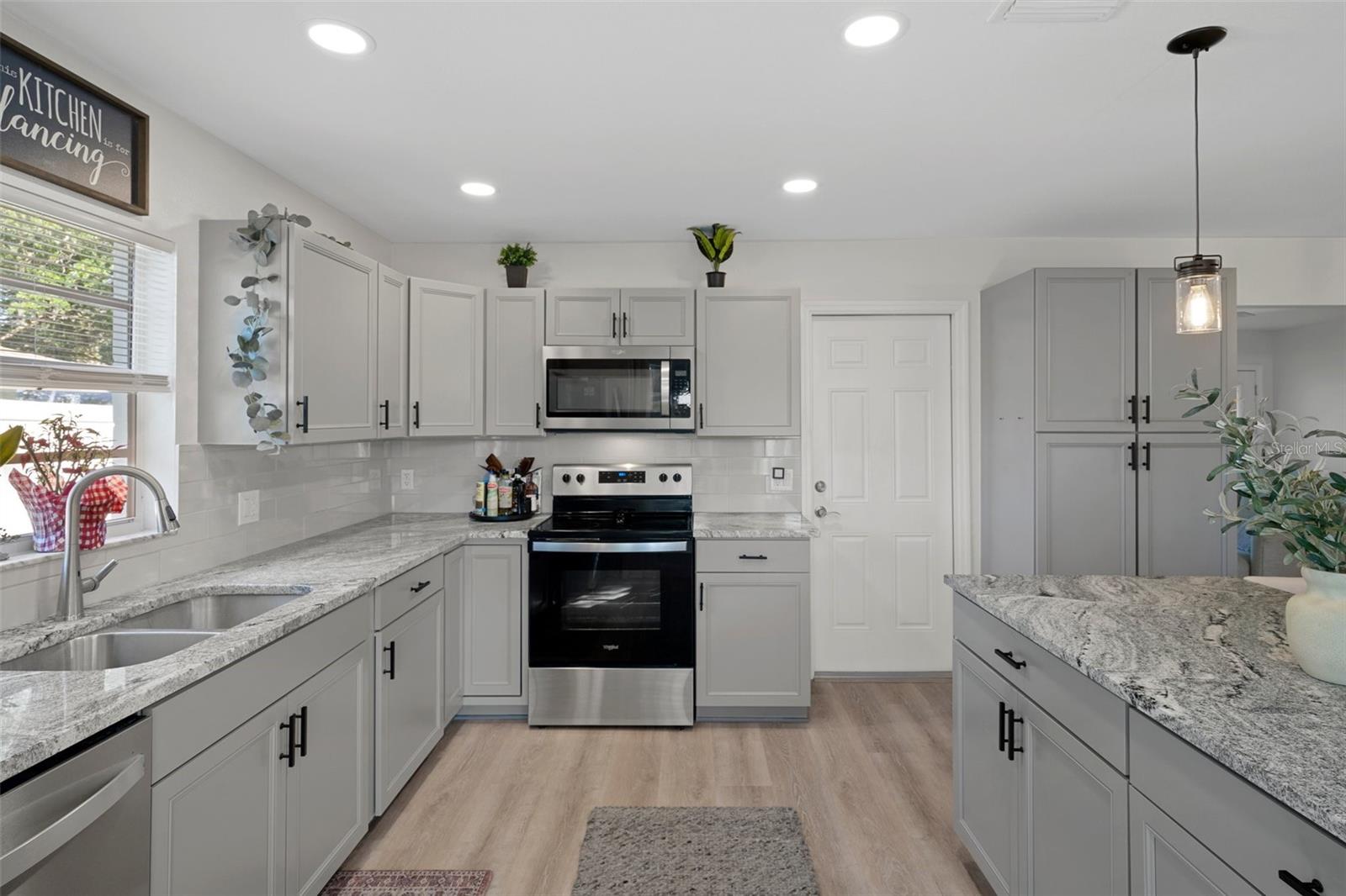 1120 WESTWOOD DR, LUTZ, FL, 33549