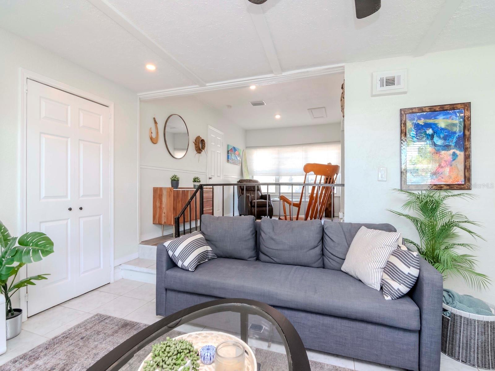 1528 W RIVER SHORE WAY, TAMPA, FL, 33603