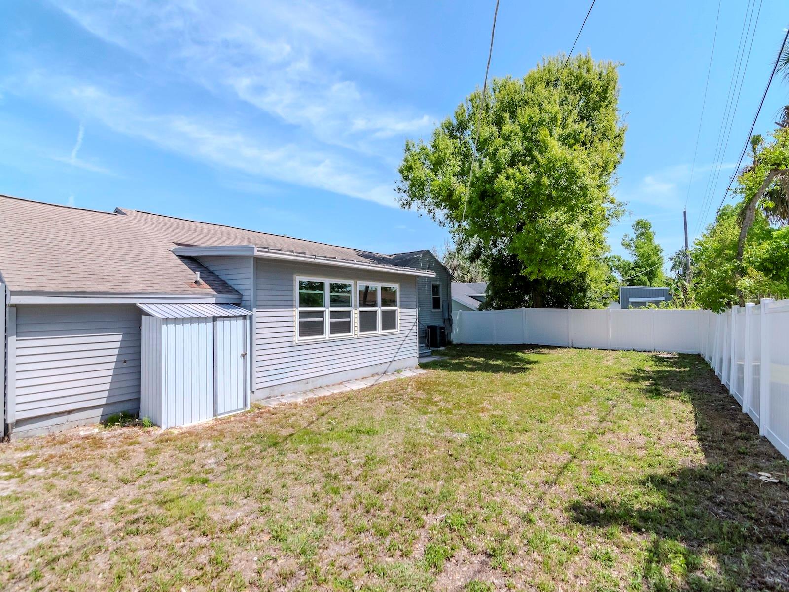 1528 W RIVER SHORE WAY, TAMPA, FL, 33603
