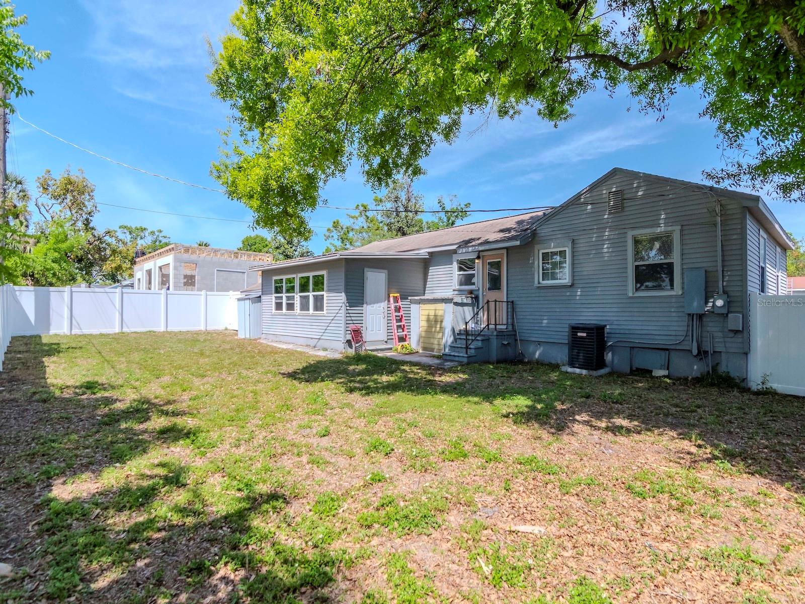 1528 W RIVER SHORE WAY, TAMPA, FL, 33603