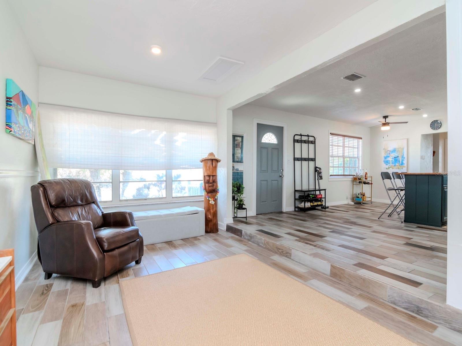 1528 W RIVER SHORE WAY, TAMPA, FL, 33603