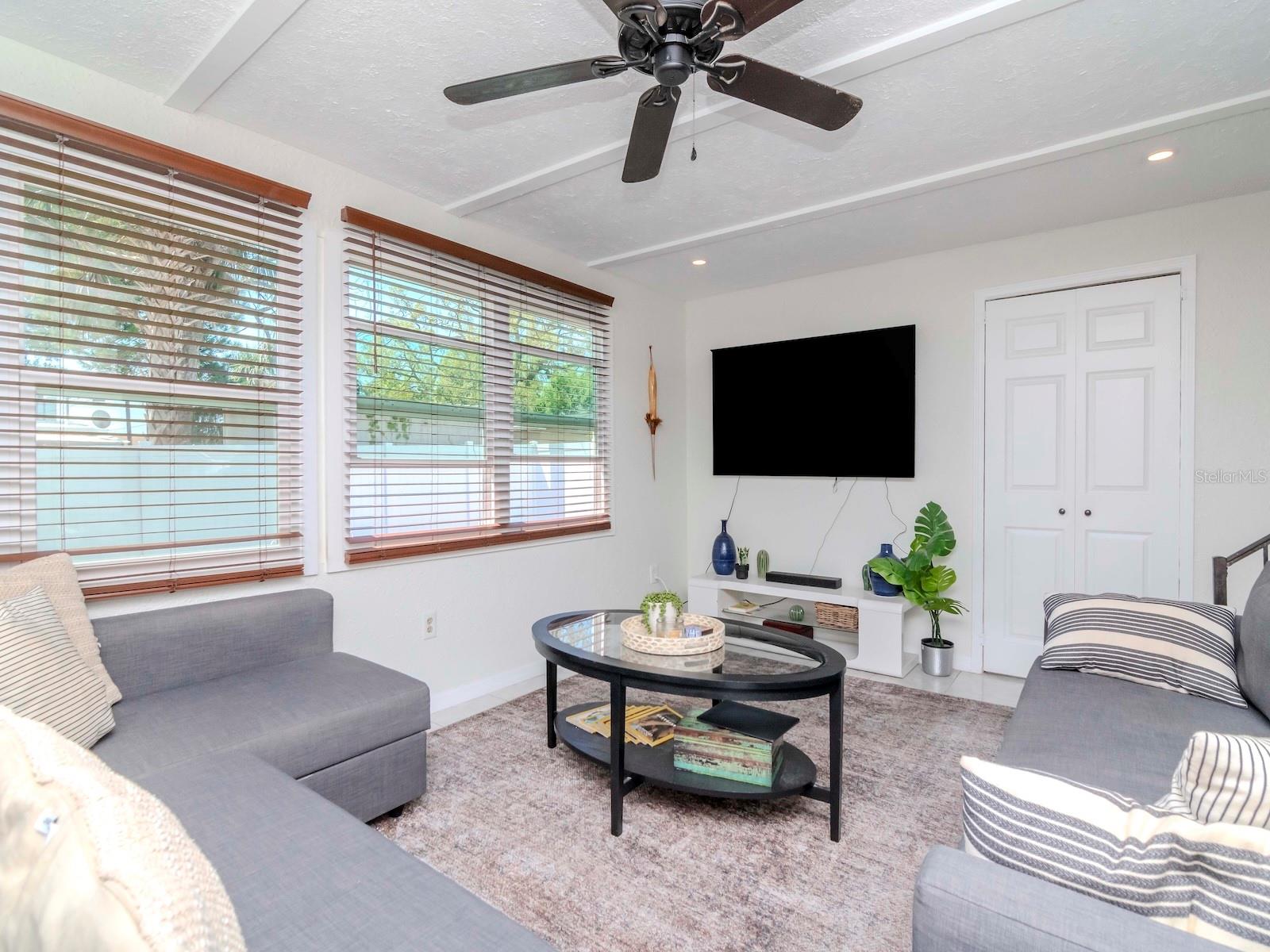 1528 W RIVER SHORE WAY, TAMPA, FL, 33603