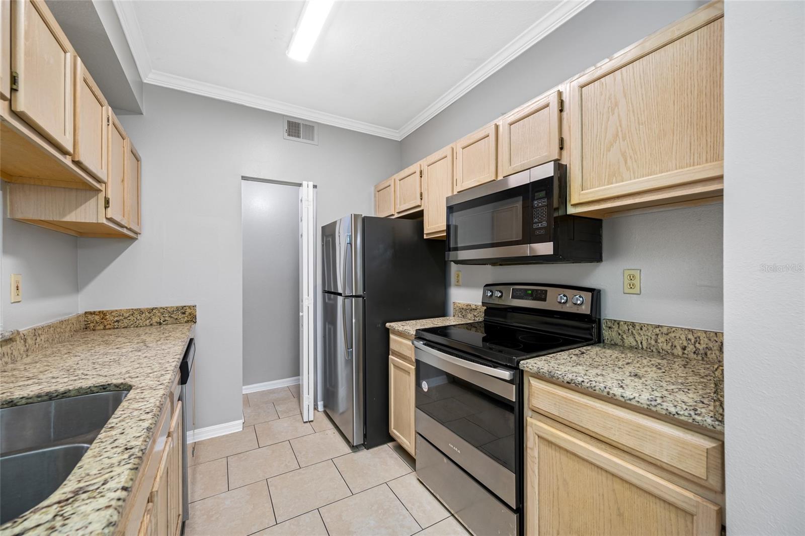 5612 PINNACLE HEIGHTS CIR #206, TAMPA, FL, 33624