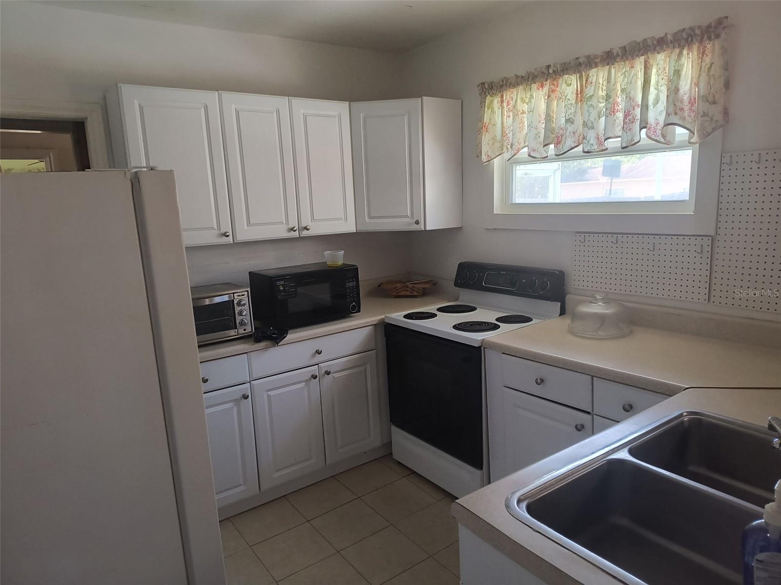 2022 22ND AVE S, ST PETERSBURG, FL, 33712