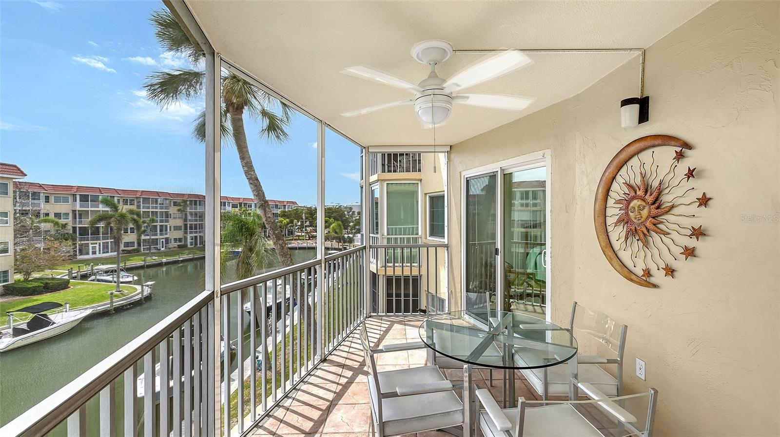 1250 N PORTOFINO DR #303, SARASOTA, FL, 34242