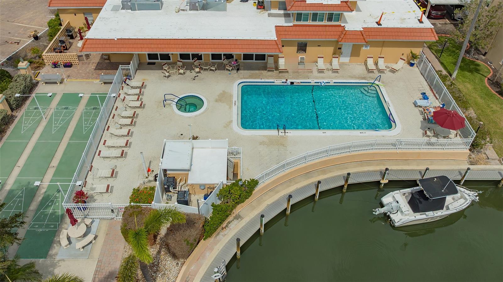 1250 N PORTOFINO DR #303, SARASOTA, FL, 34242