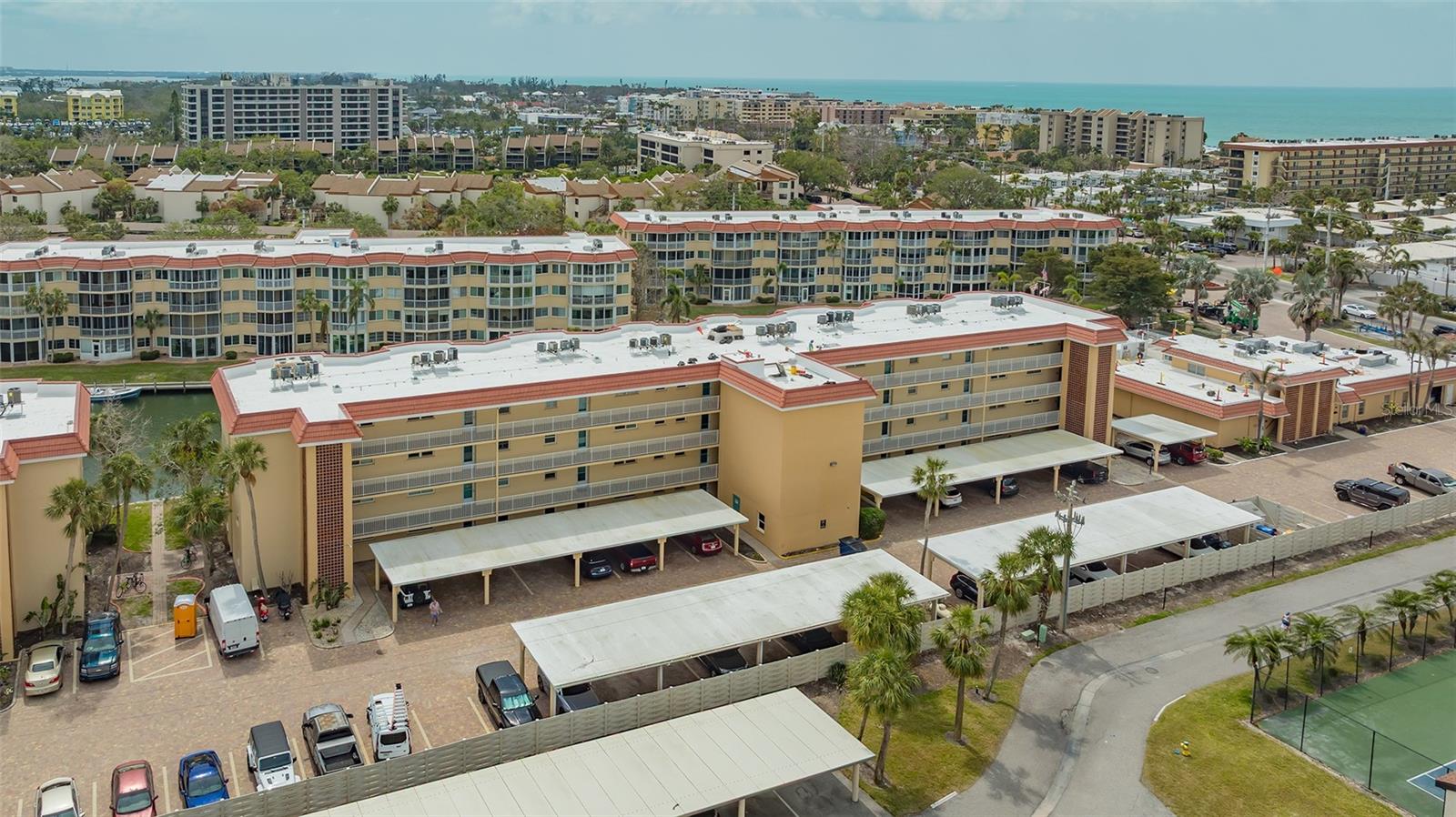 1250 N PORTOFINO DR #303, SARASOTA, FL, 34242