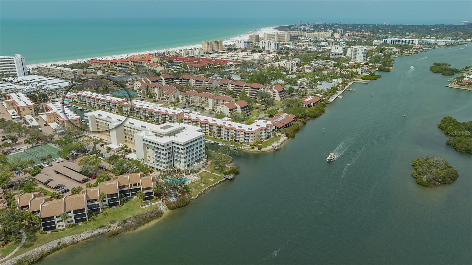 1250 N PORTOFINO DR #303, SARASOTA, FL, 34242