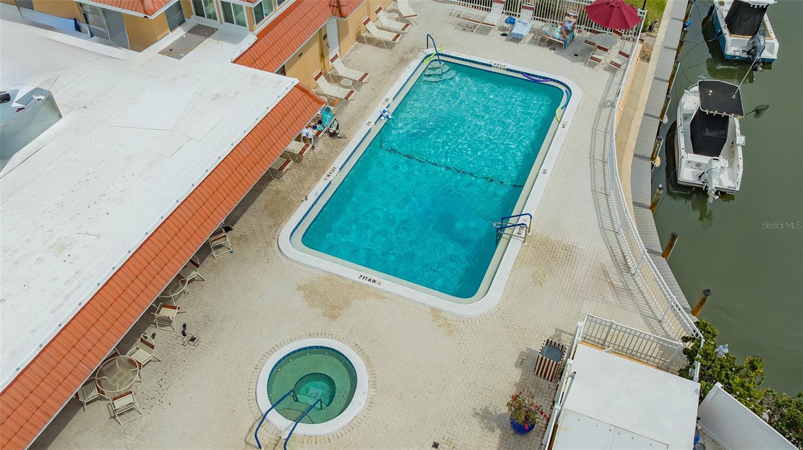 1250 N PORTOFINO DR #303, SARASOTA, FL, 34242