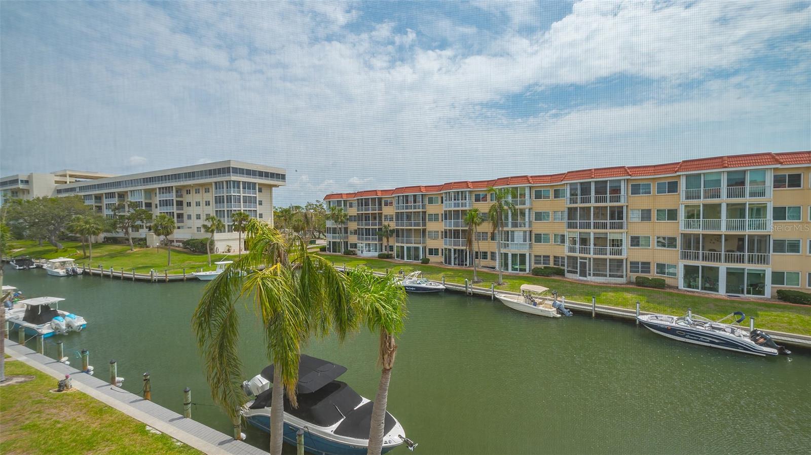 1250 N PORTOFINO DR #303, SARASOTA, FL, 34242