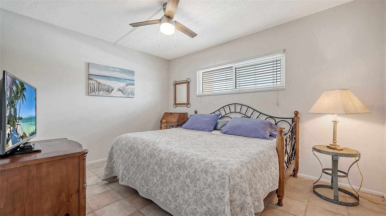 1250 N PORTOFINO DR #303, SARASOTA, FL, 34242