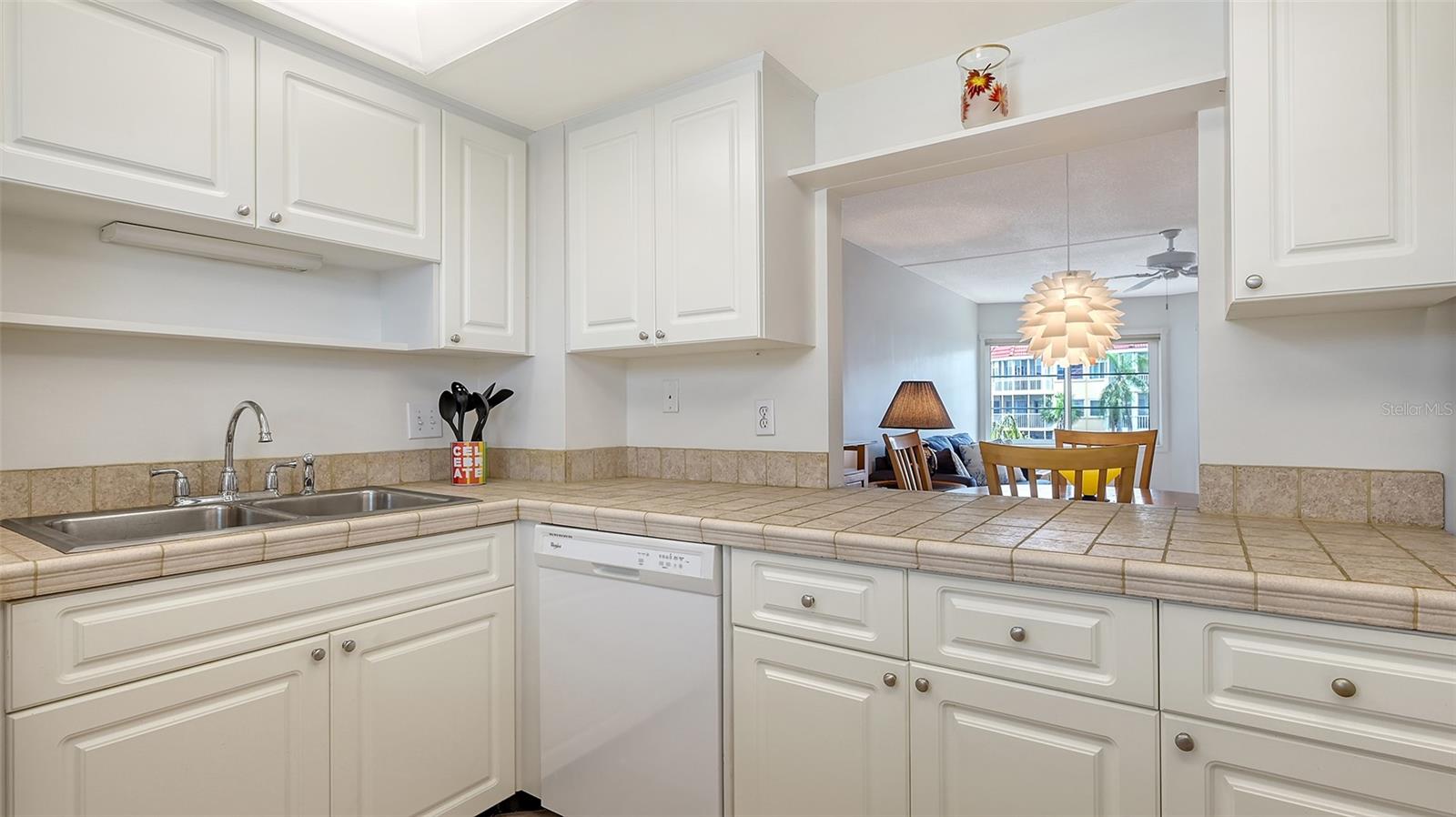 1250 N PORTOFINO DR #303, SARASOTA, FL, 34242