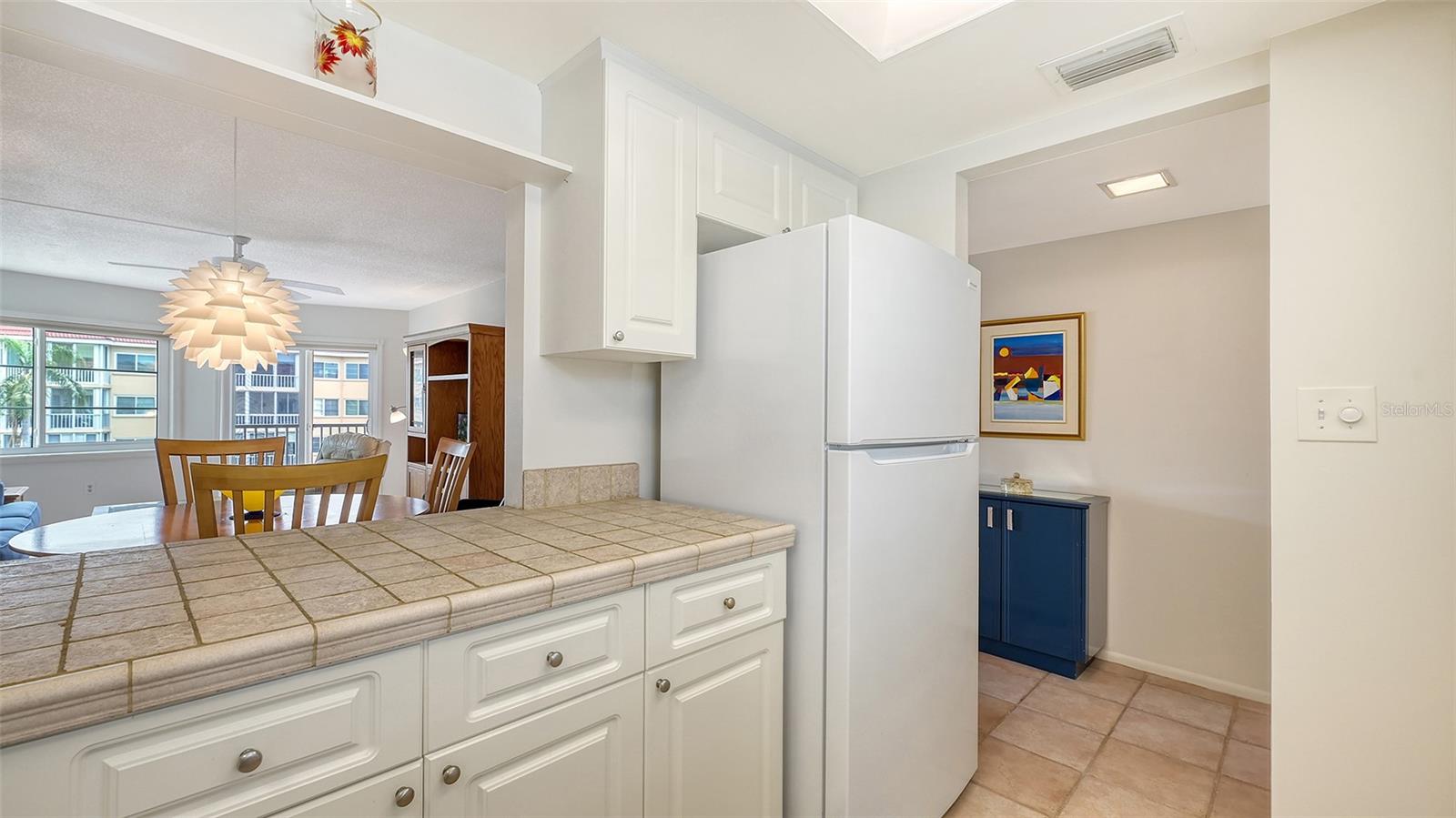 1250 N PORTOFINO DR #303, SARASOTA, FL, 34242