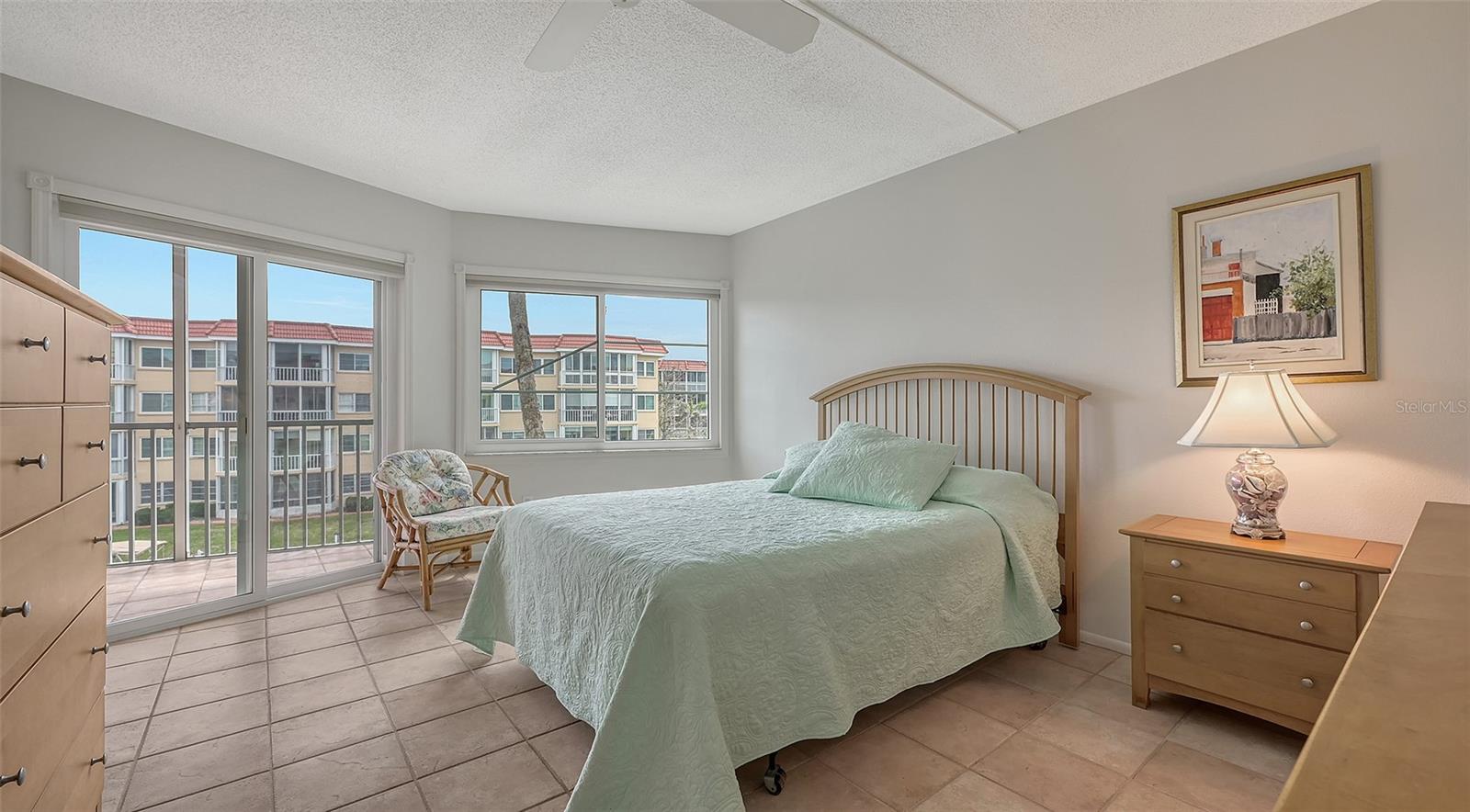 1250 N PORTOFINO DR #303, SARASOTA, FL, 34242