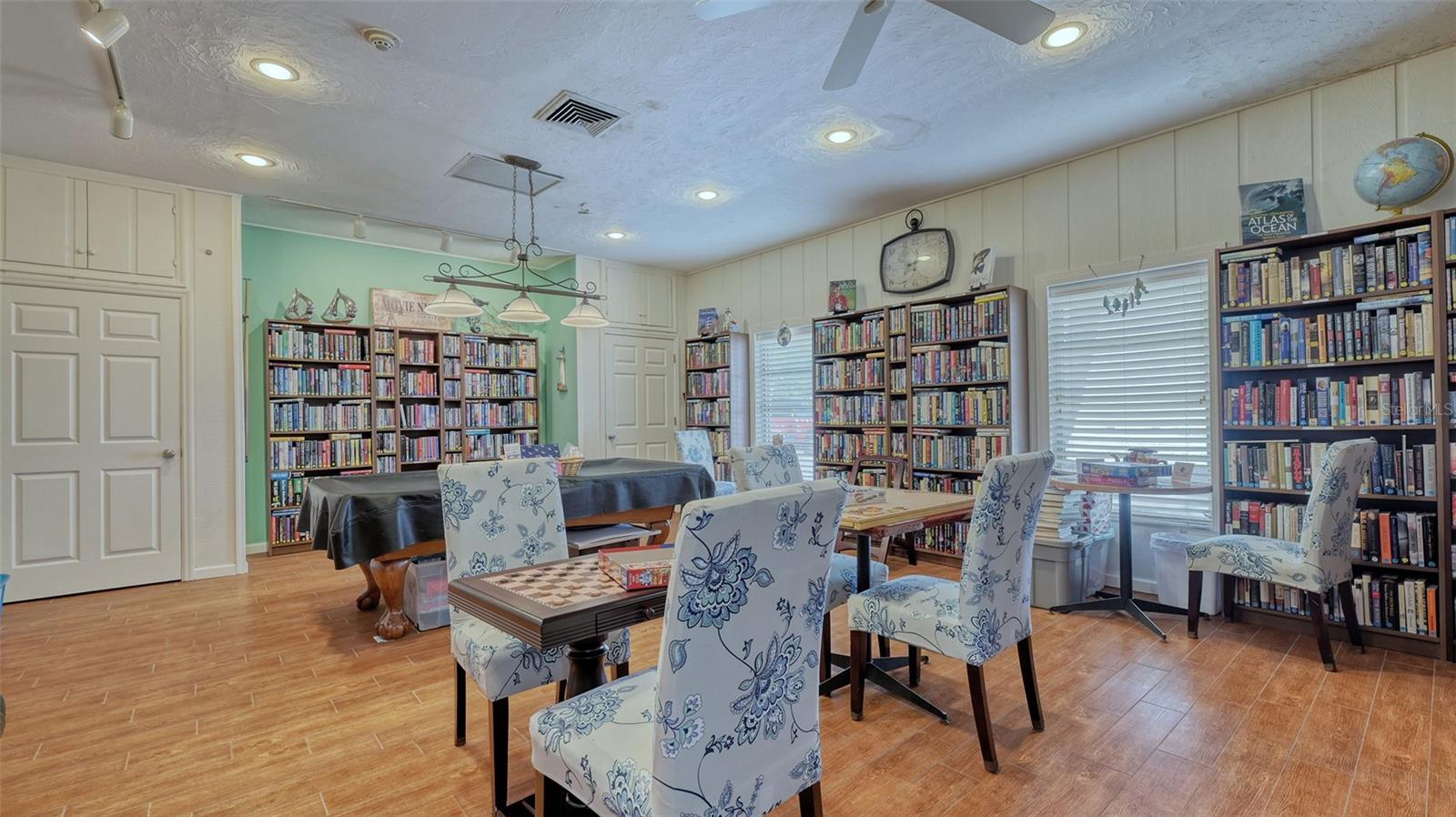 1250 N PORTOFINO DR #303, SARASOTA, FL, 34242