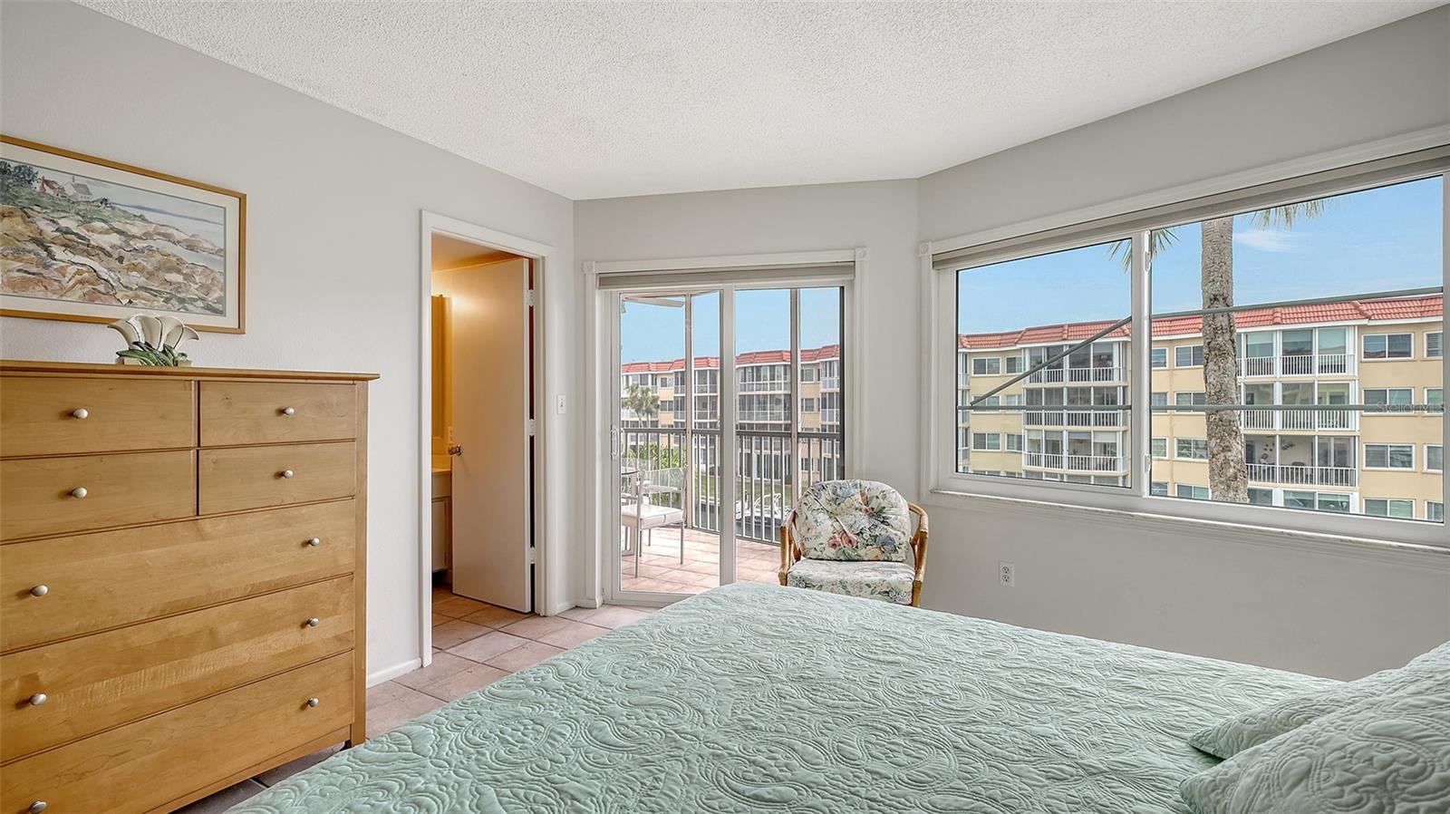 1250 N PORTOFINO DR #303, SARASOTA, FL, 34242
