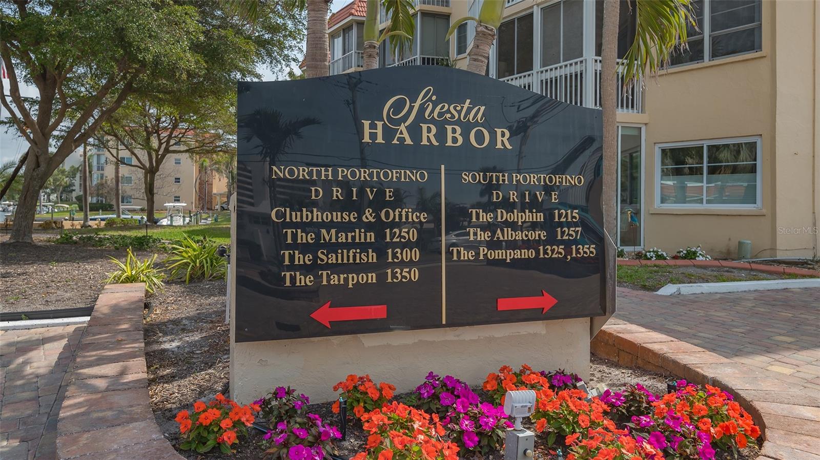 1250 N PORTOFINO DR #303, SARASOTA, FL, 34242