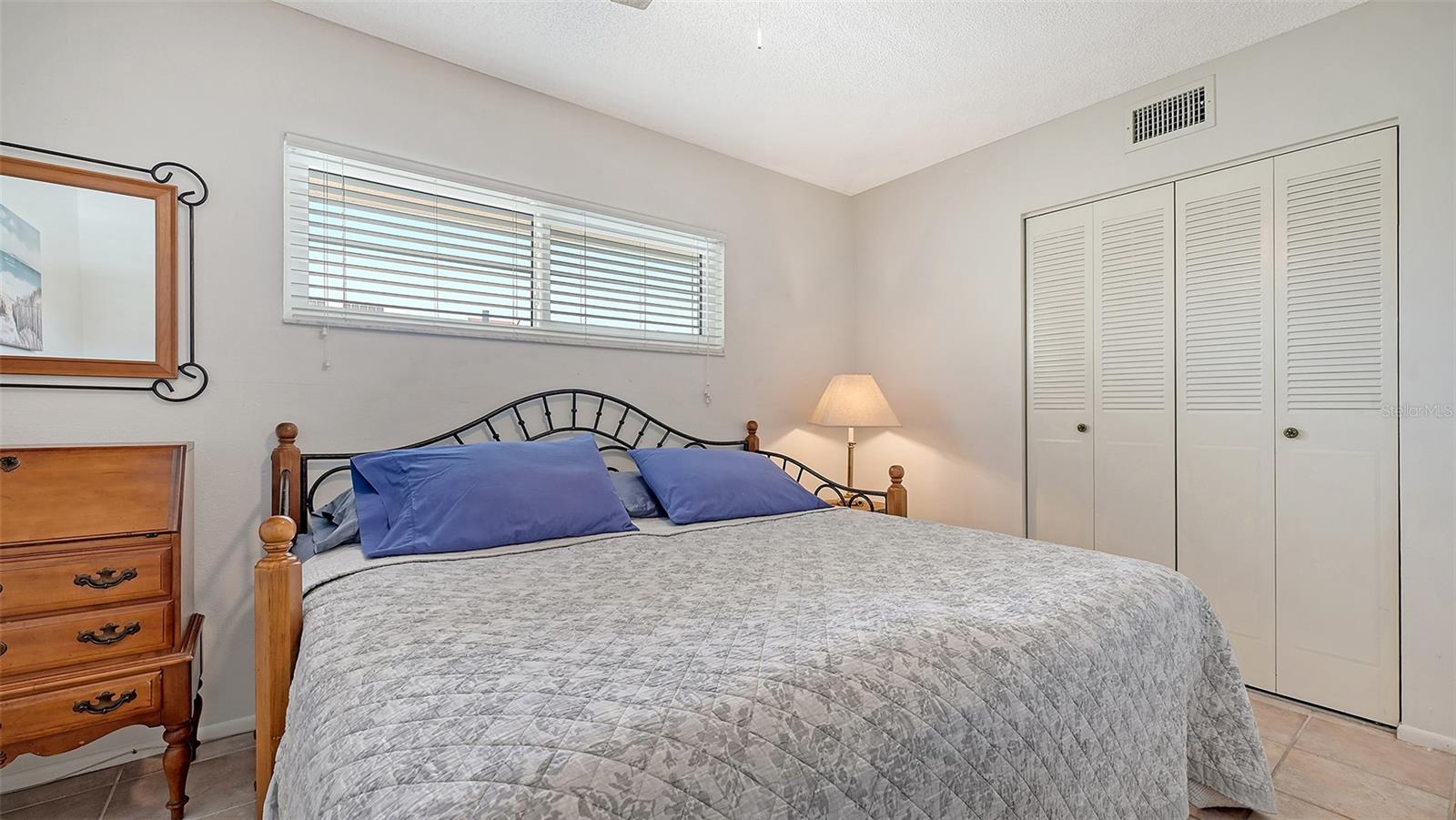 1250 N PORTOFINO DR #303, SARASOTA, FL, 34242