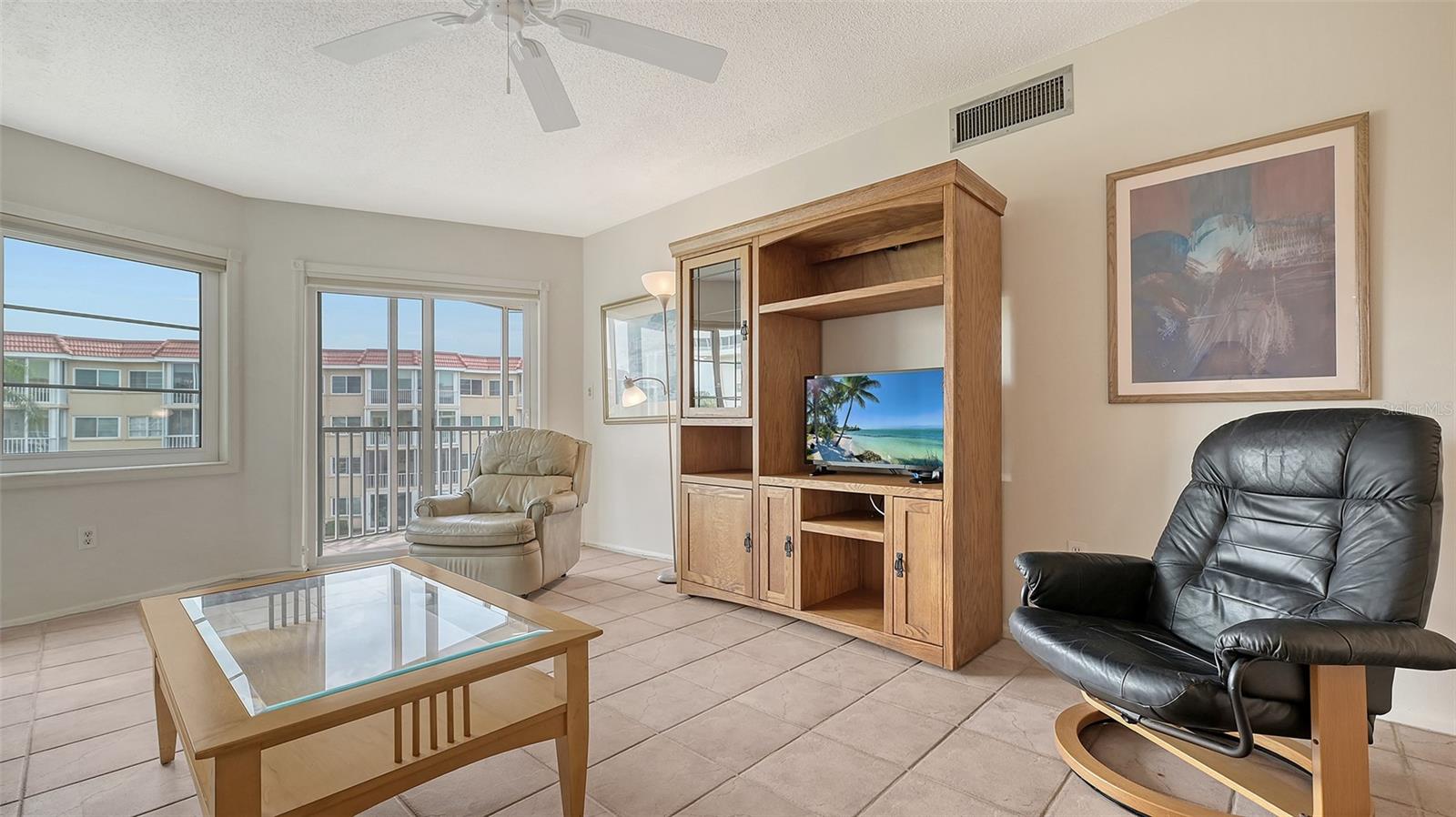 1250 N PORTOFINO DR #303, SARASOTA, FL, 34242