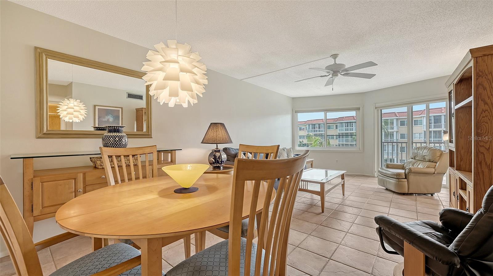 1250 N PORTOFINO DR #303, SARASOTA, FL, 34242