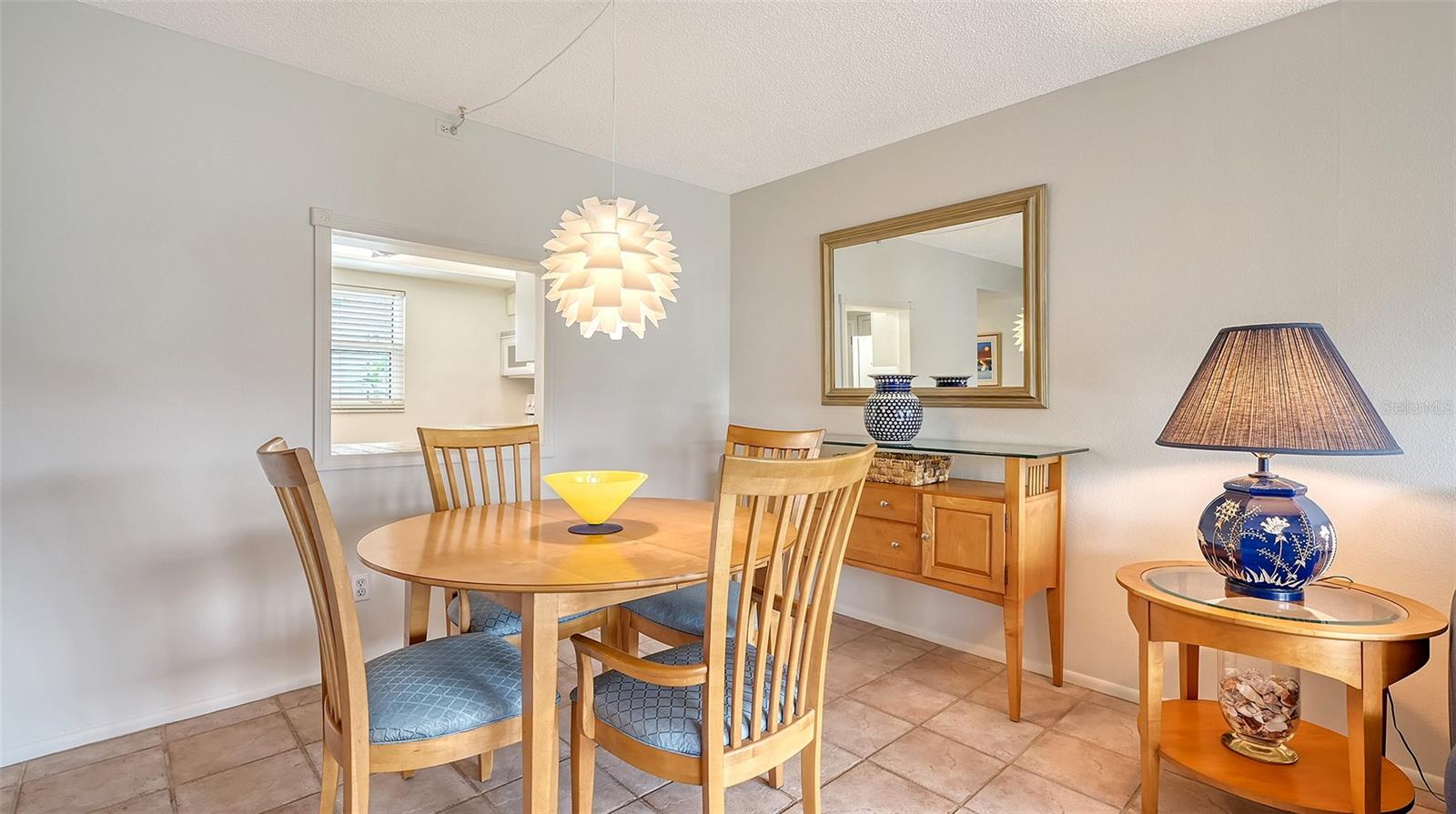 1250 N PORTOFINO DR #303, SARASOTA, FL, 34242