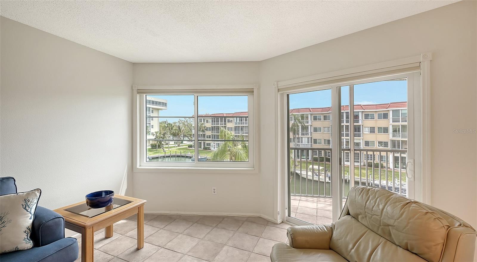 1250 N PORTOFINO DR #303, SARASOTA, FL, 34242