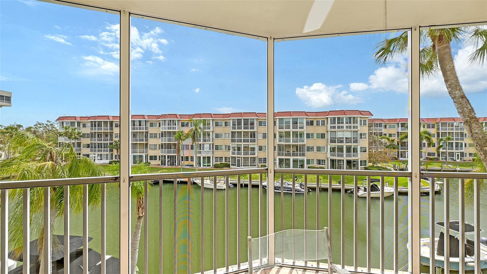 1250 N PORTOFINO DR #303, SARASOTA, FL, 34242