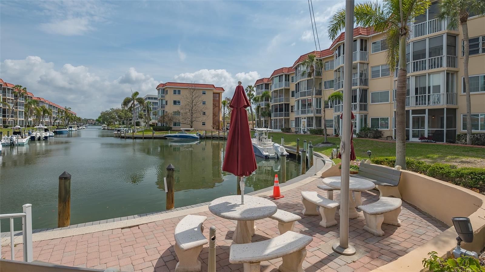 1250 N PORTOFINO DR #303, SARASOTA, FL, 34242