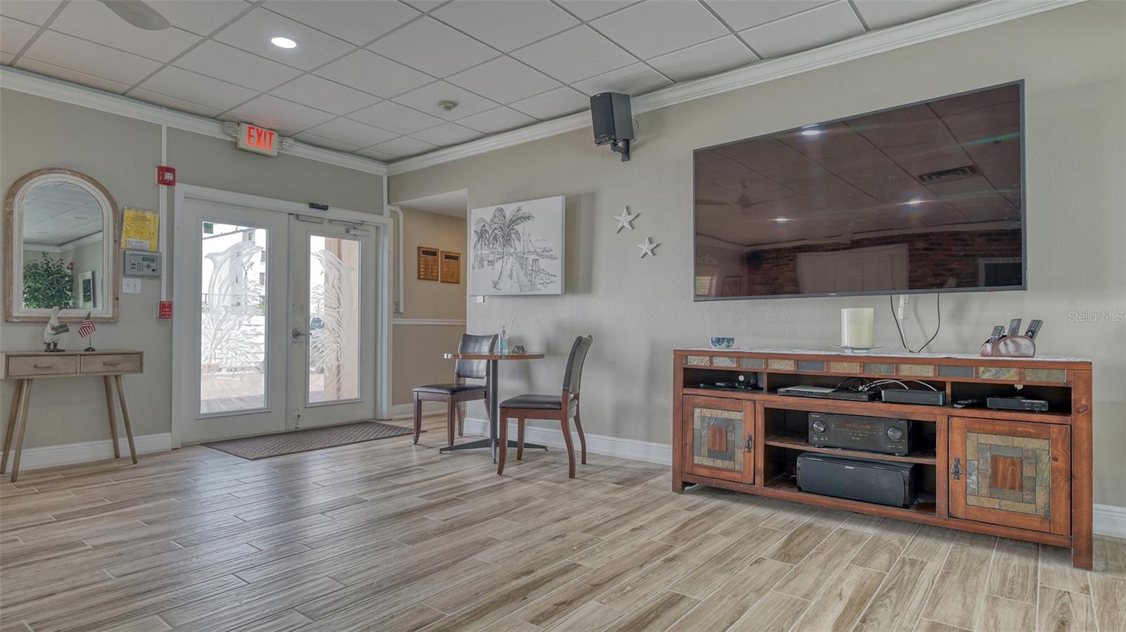 1250 N PORTOFINO DR #303, SARASOTA, FL, 34242
