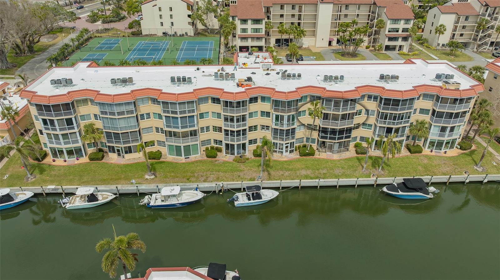 1250 N PORTOFINO DR #303, SARASOTA, FL, 34242