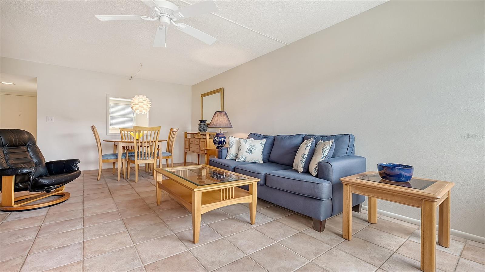 1250 N PORTOFINO DR #303, SARASOTA, FL, 34242