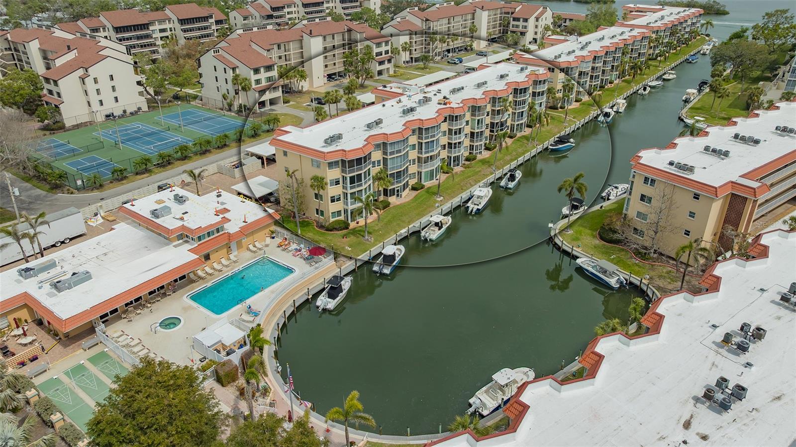 1250 N PORTOFINO DR #303, SARASOTA, FL, 34242