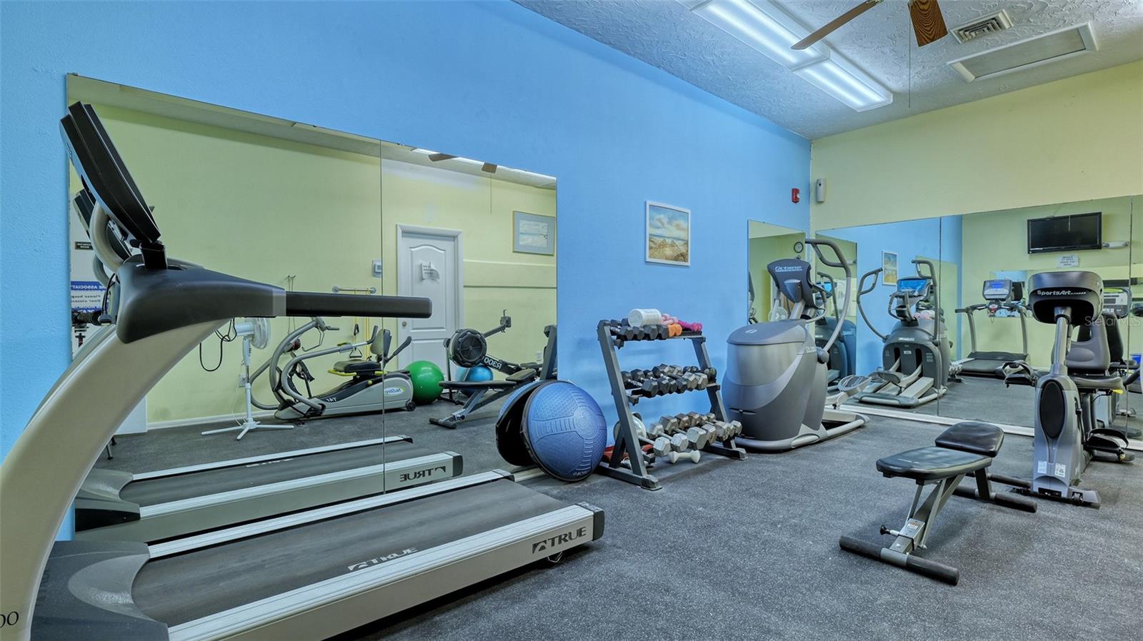 1250 N PORTOFINO DR #303, SARASOTA, FL, 34242
