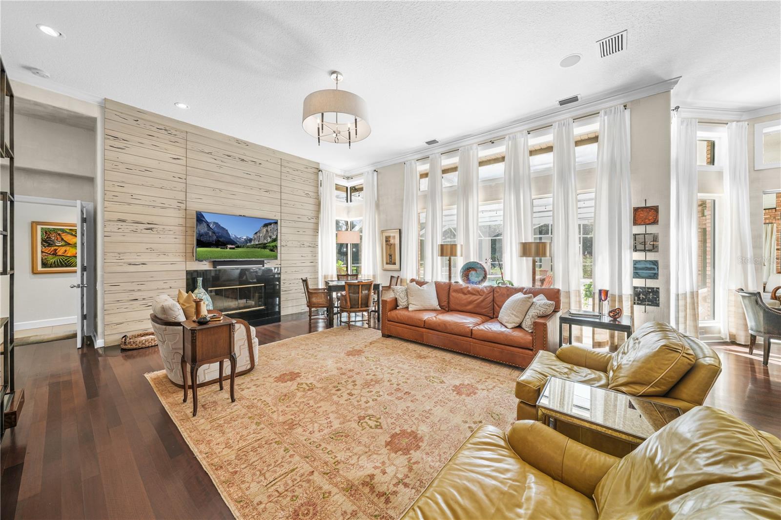 TB8360938 Property Photo