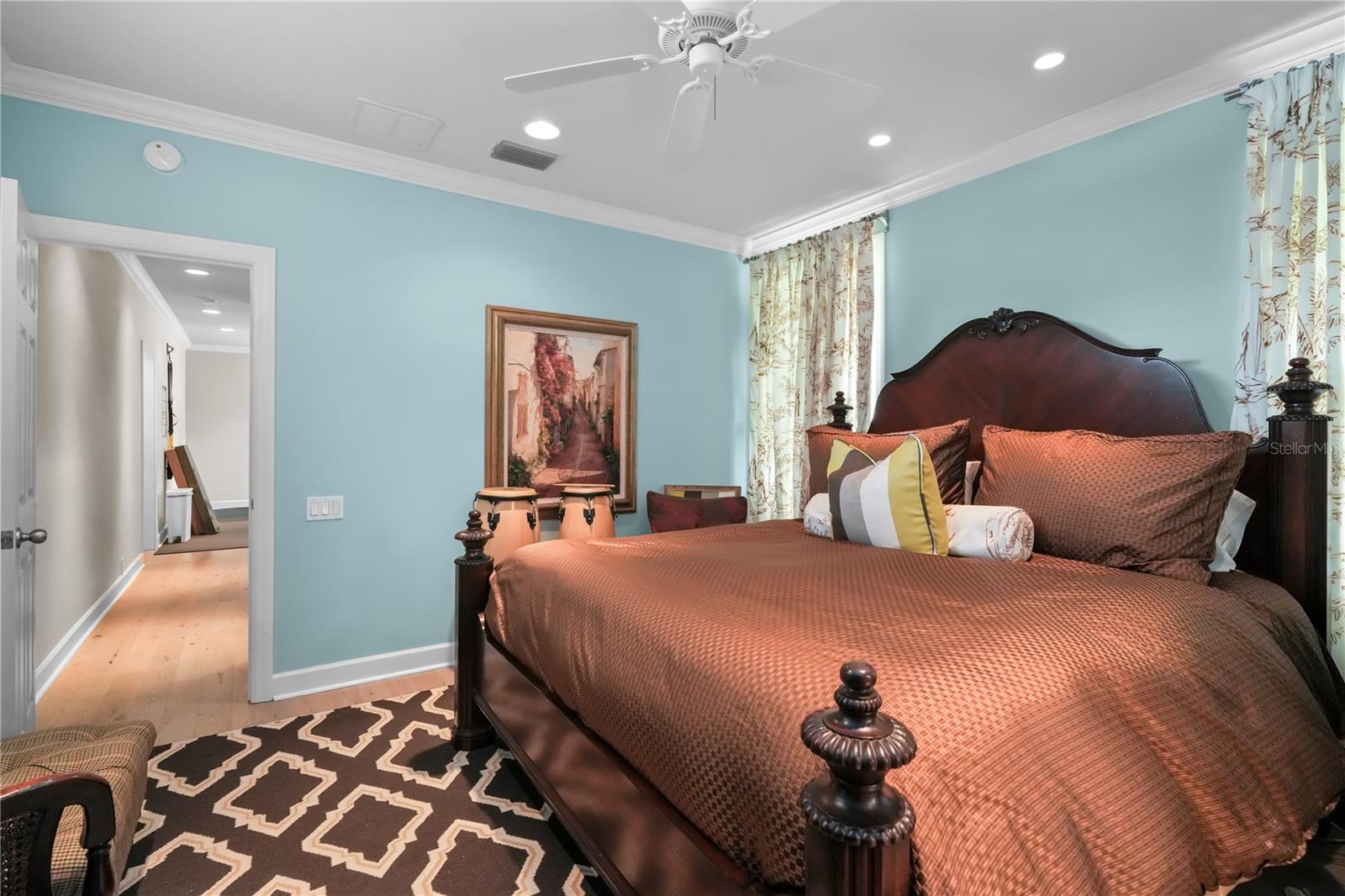 TB8360938 Property Photo