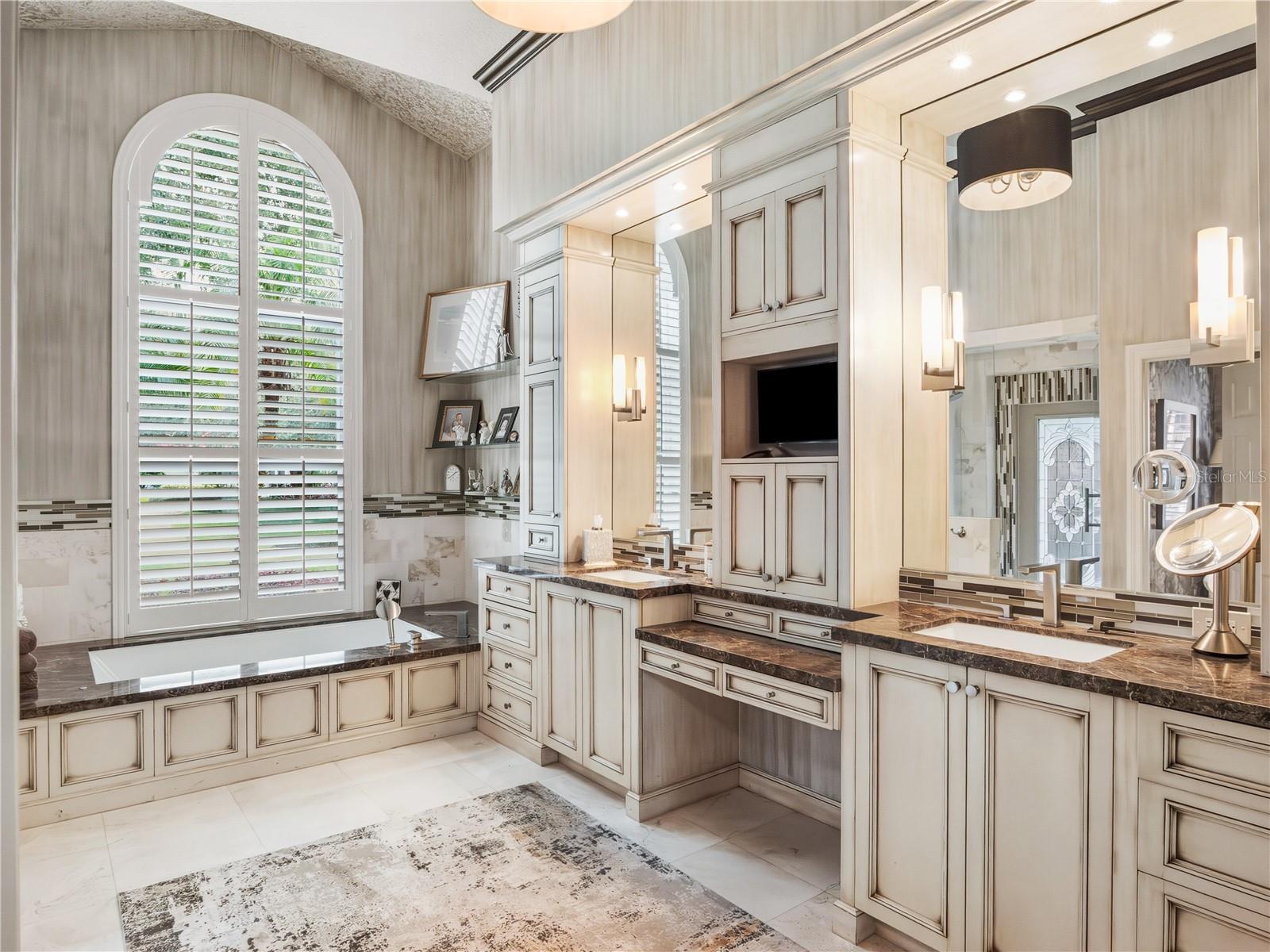 TB8360938 Property Photo