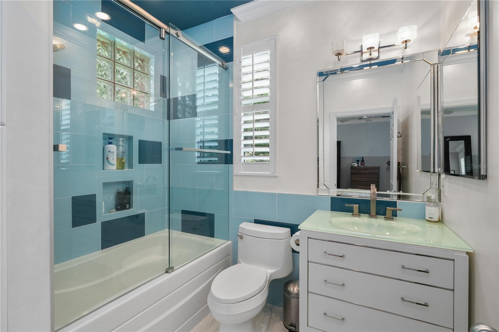 TB8360938 Property Photo