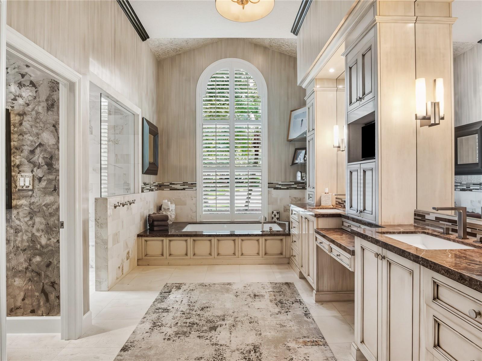 TB8360938 Property Photo